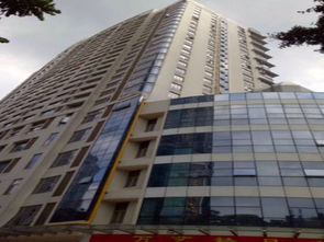 萬藝國際精品廣場深度解析 商業(yè)特色、潛在不足與周邊房產(chǎn)經(jīng)紀人評價